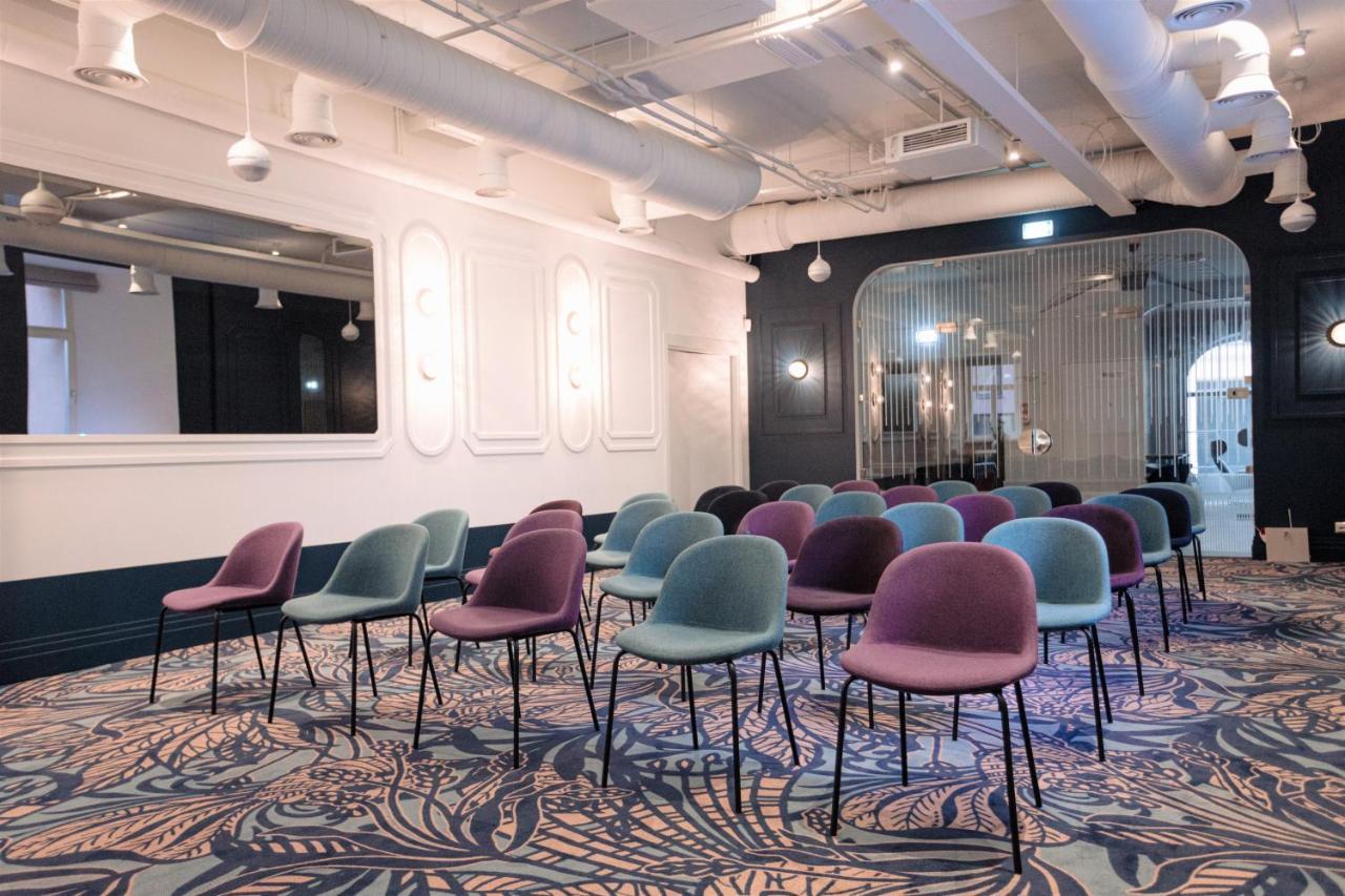 웰턴 리버사이드 스파 호텔 리가 외부 사진 The interior of the hotel